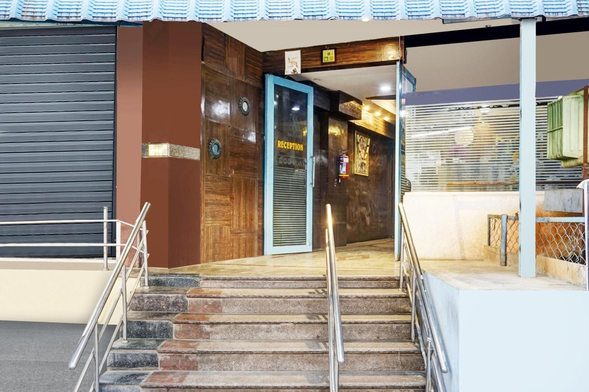 Super Hotel O Padmavathi Puram Near Railway Station Tirupati Extérieur photo